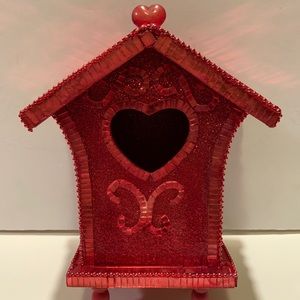 VALENTINE’S BIRDHOUSE.